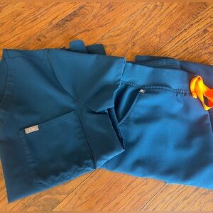 Figs Deep Reef Scrub Set